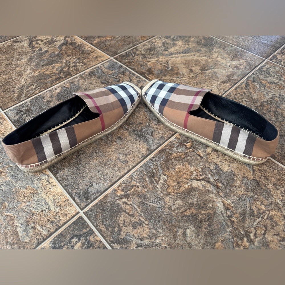 Burberry House Check Square-Toe Espadrille Flat Shoes- Women’s Size 40/9 - Picture 3 of 9